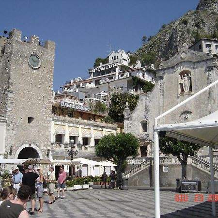 Апартаменти Taormina Castle And Sea View Екстер'єр фото