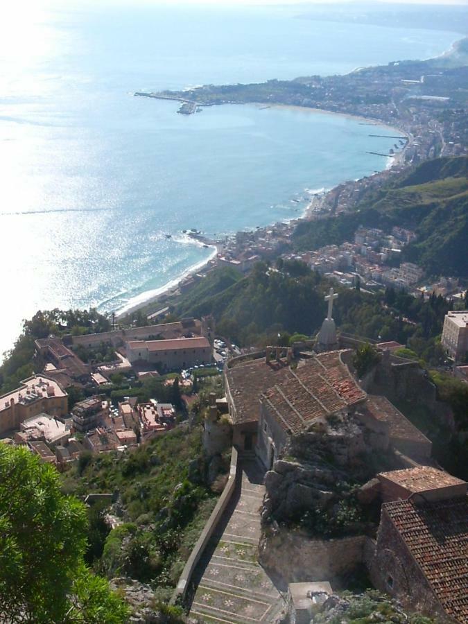Апартаменти Taormina Castle And Sea View Екстер'єр фото
