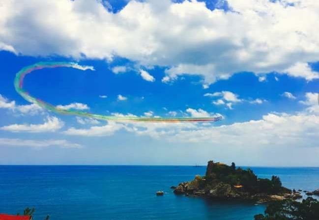 Апартаменти Taormina Castle And Sea View Екстер'єр фото